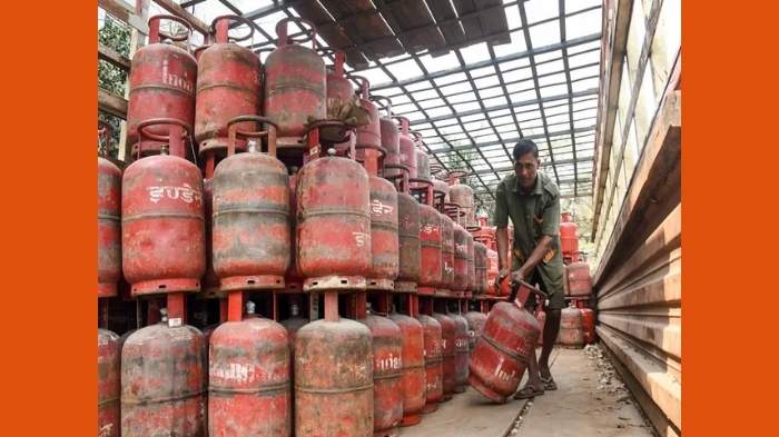 ap says lpg booking delivery gap is narrowing
