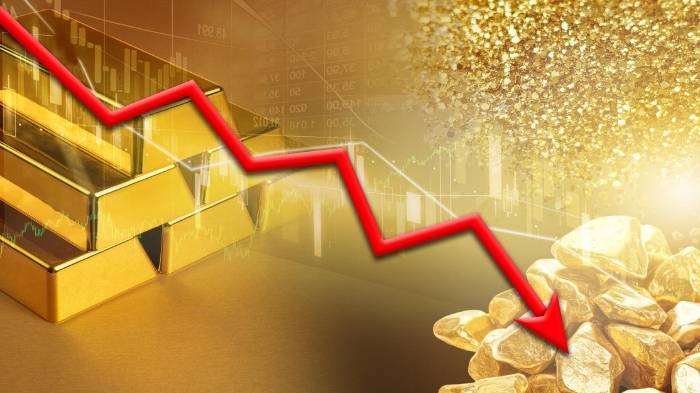 బంగారం, వెండి ధరలు భారీగా పతనం.. మార్కెట్‌లో కలకలం