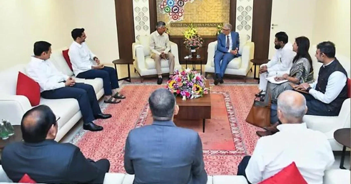 bill gates visits rtgs centre amaravathi praises technology governance