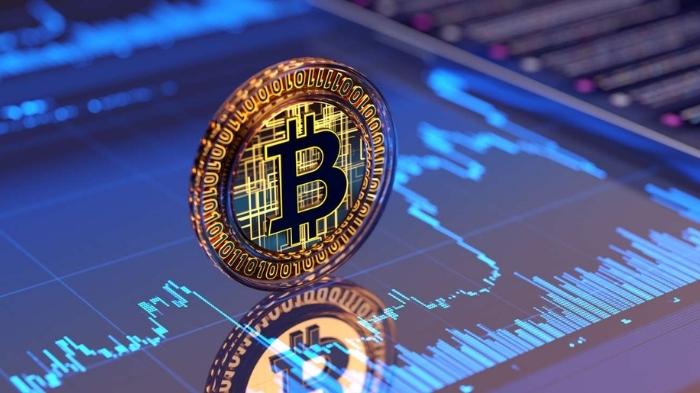 bitcoin drops to 66500 signals further volatility
