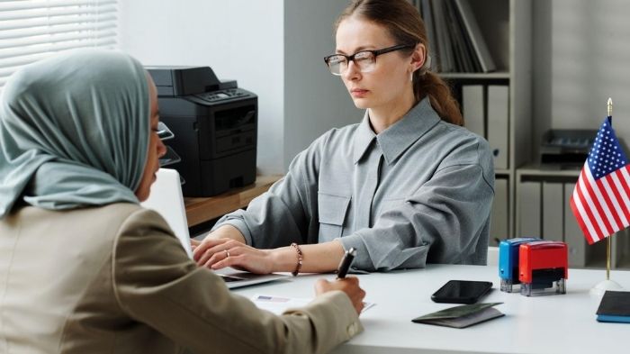 మరిన్ని వీసాలకు సోషల్ మీడియా వెట్టింగ్ తప్పనిసరి