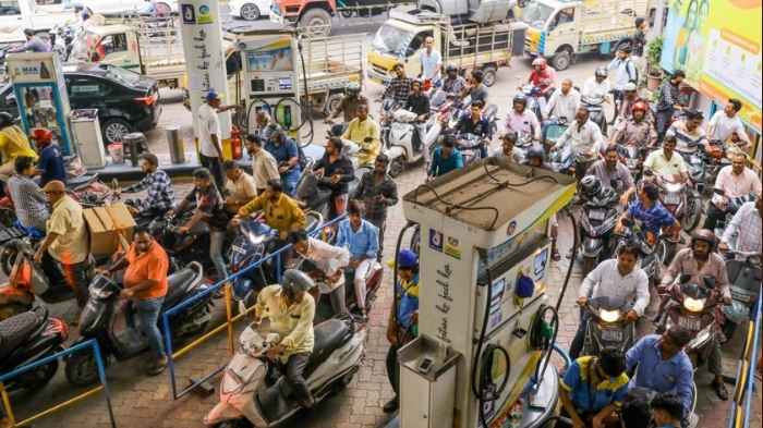 why no stock boards at petrol pumps